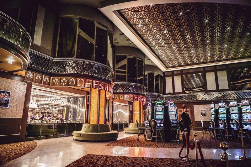 Наслаждайтесь полноценным игровым процессом в LEV Mobile